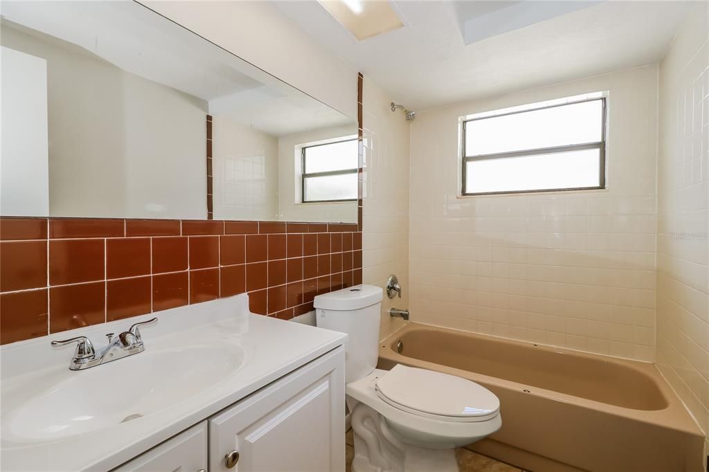 En Renta: $2,000 (3 camas, 2 baños, 1408 Pies cuadrados)