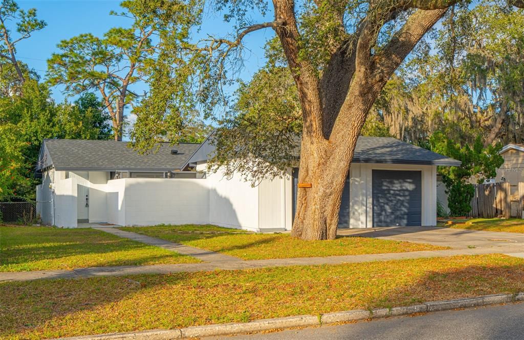 For Sale: $397,900 (4 beds, 2 baths, 1566 Square Feet)