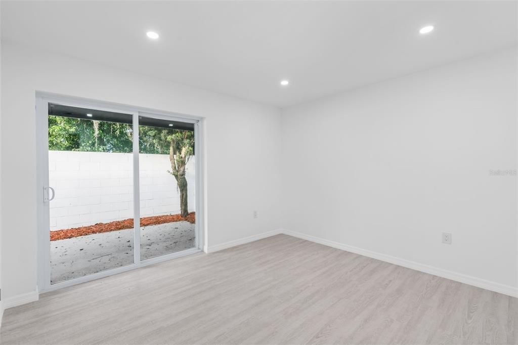 For Sale: $397,900 (4 beds, 2 baths, 1566 Square Feet)