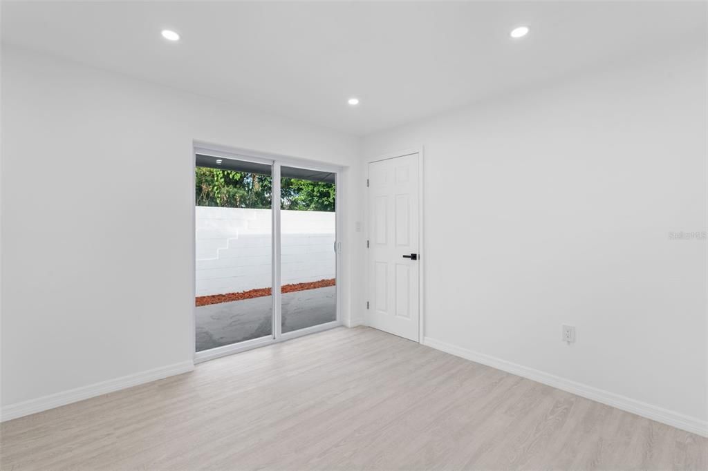 For Sale: $397,900 (4 beds, 2 baths, 1566 Square Feet)