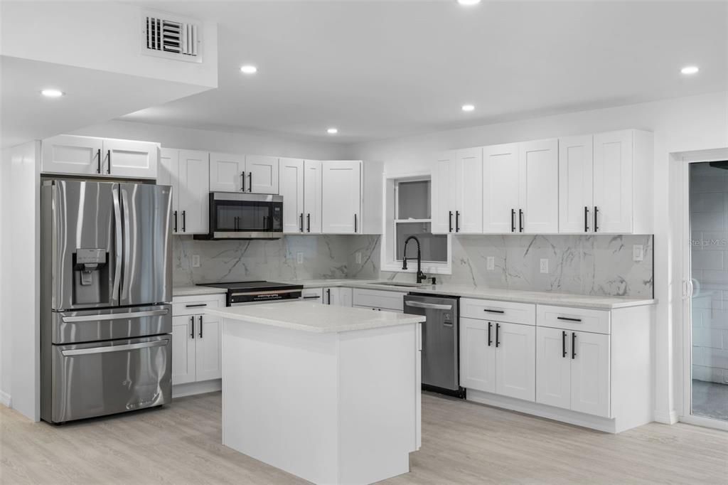 For Sale: $397,900 (4 beds, 2 baths, 1566 Square Feet)