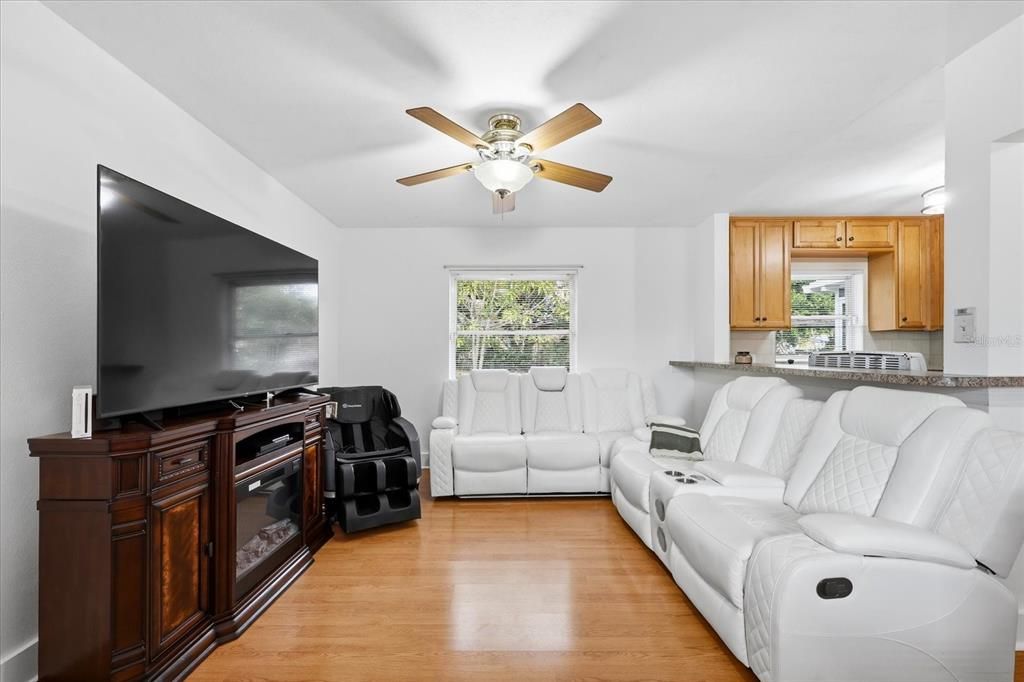 En Venta: $390,000 (3 camas, 1 baños, 1030 Pies cuadrados)