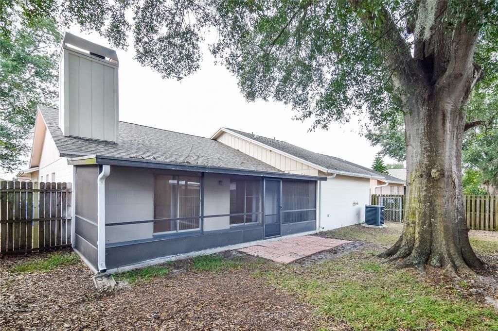 合同活跃: $2,060 (3 贝兹, 2 浴室, 1598 平方英尺)