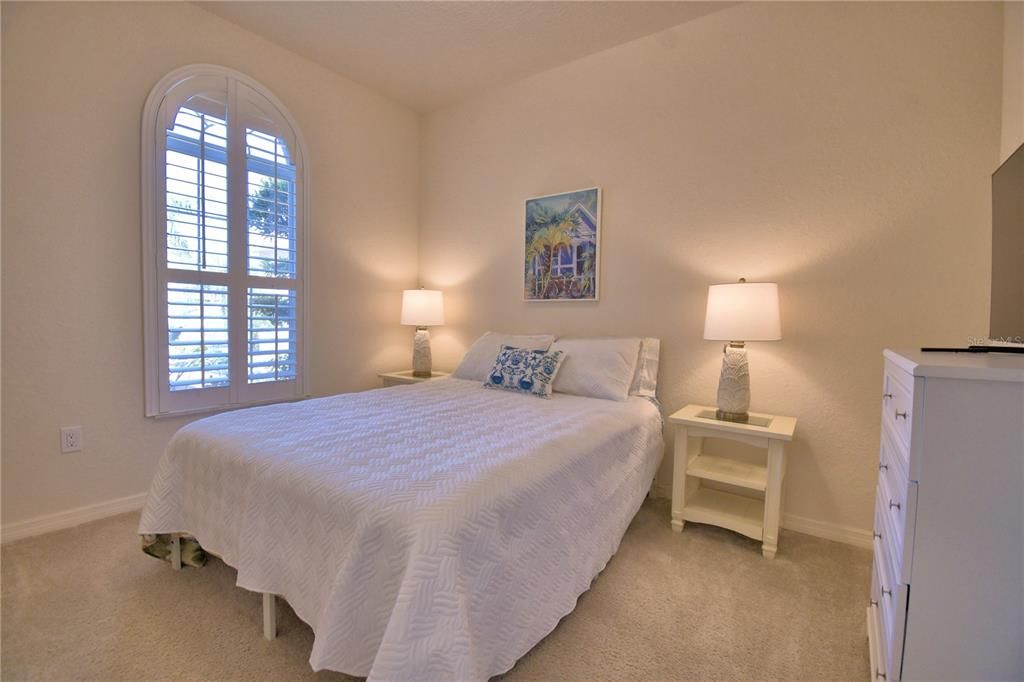 待售: $225,000 (2 贝兹, 2 浴室, 1164 平方英尺)