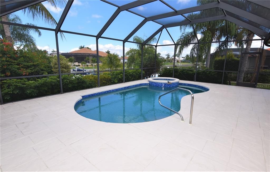 出租: $6,900 (4 贝兹, 3 浴室, 3249 平方英尺)