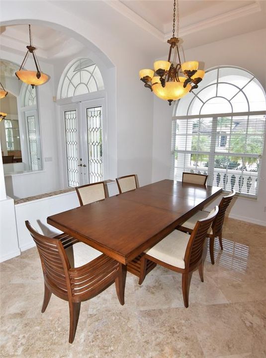 出租: $6,900 (4 贝兹, 3 浴室, 3249 平方英尺)