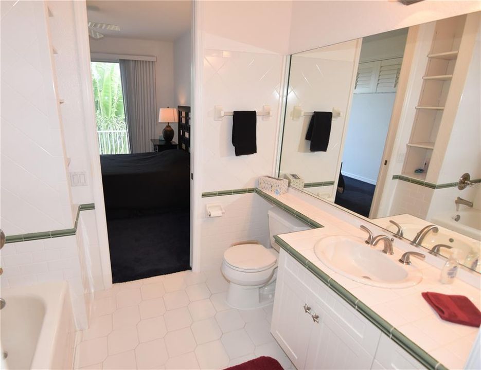 出租: $6,900 (4 贝兹, 3 浴室, 3249 平方英尺)