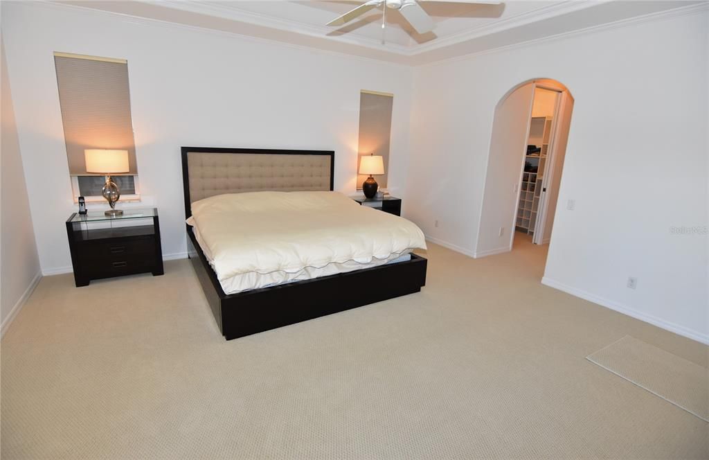 出租: $6,900 (4 贝兹, 3 浴室, 3249 平方英尺)