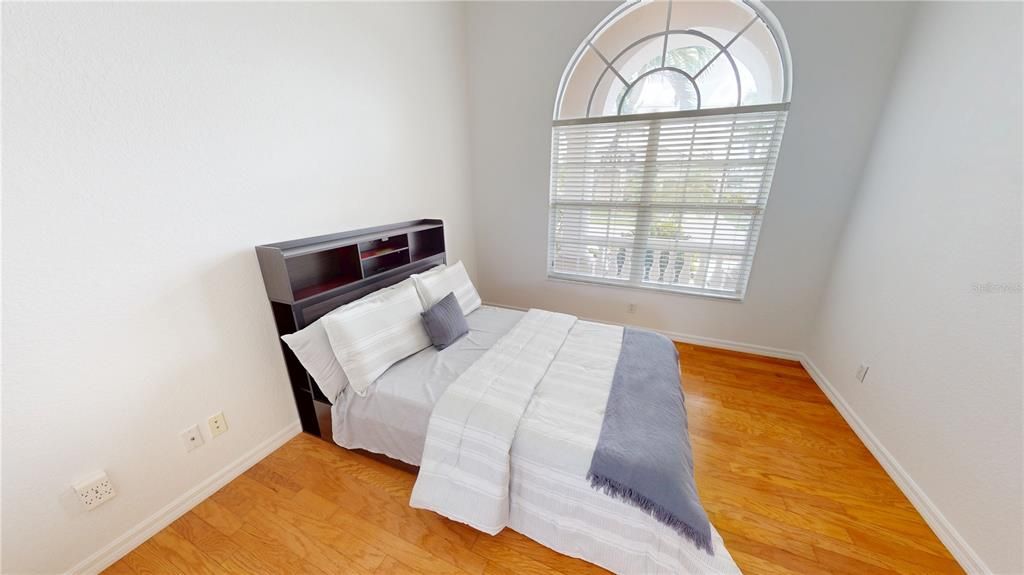 出租: $6,900 (4 贝兹, 3 浴室, 3249 平方英尺)