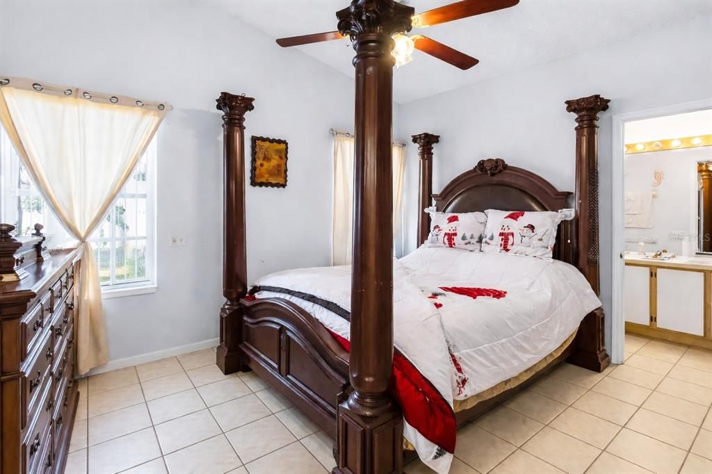 For Sale: $344,999 (3 beds, 2 baths, 1308 Square Feet)