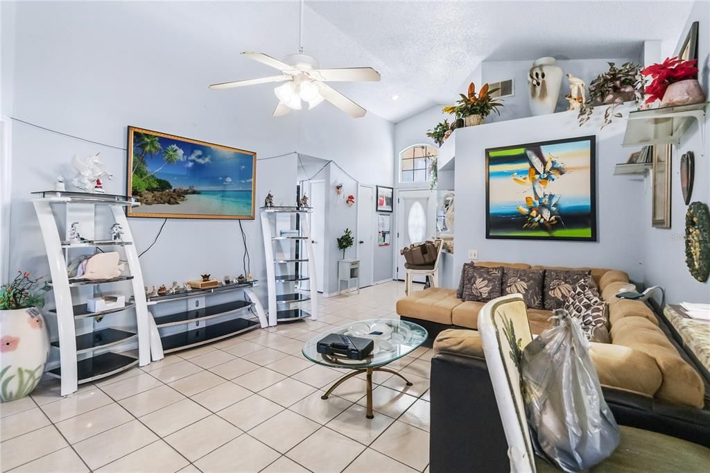 For Sale: $344,999 (3 beds, 2 baths, 1308 Square Feet)