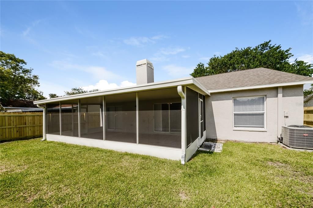 出租: $2,340 (4 贝兹, 2 浴室, 1552 平方英尺)