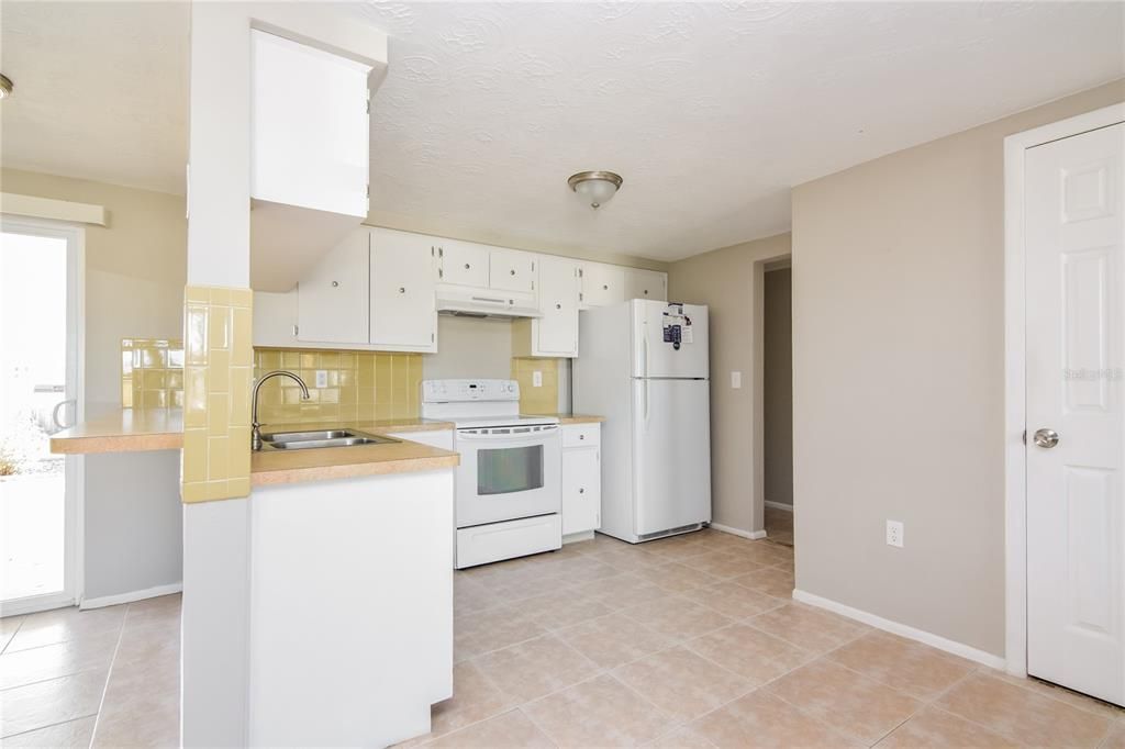 В аренду: $1,705 (3 спален, 2 ванн, 1368 Квадратных фут)