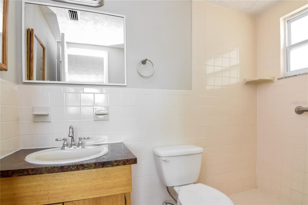 В аренду: $1,705 (3 спален, 2 ванн, 1368 Квадратных фут)