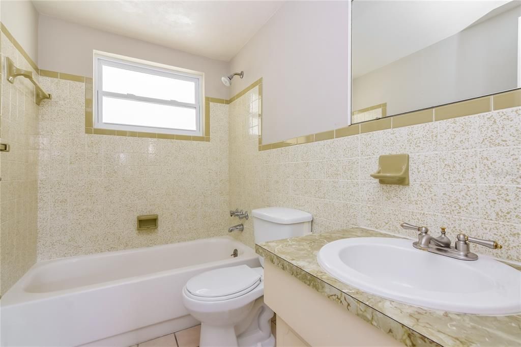 В аренду: $1,705 (3 спален, 2 ванн, 1368 Квадратных фут)