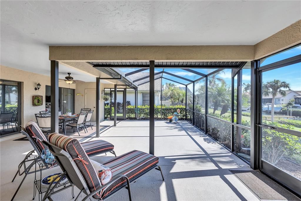 En Venta: $699,000 (3 camas, 2 baños, 2001 Pies cuadrados)