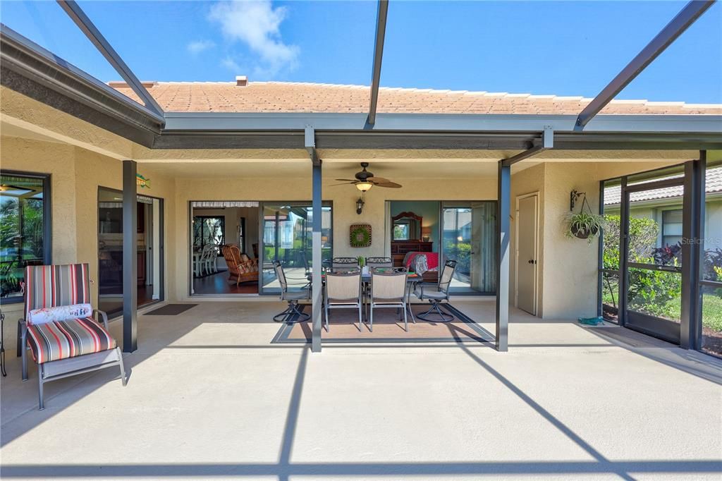 En Venta: $699,000 (3 camas, 2 baños, 2001 Pies cuadrados)