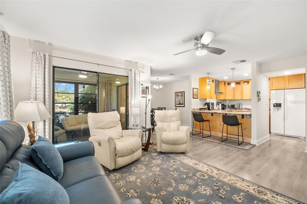 For Sale: $249,900 (2 beds, 2 baths, 1020 Square Feet)