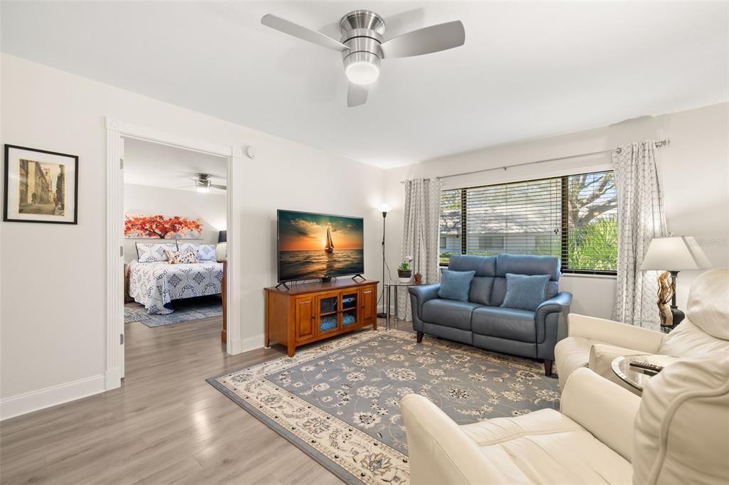 For Sale: $249,900 (2 beds, 2 baths, 1020 Square Feet)