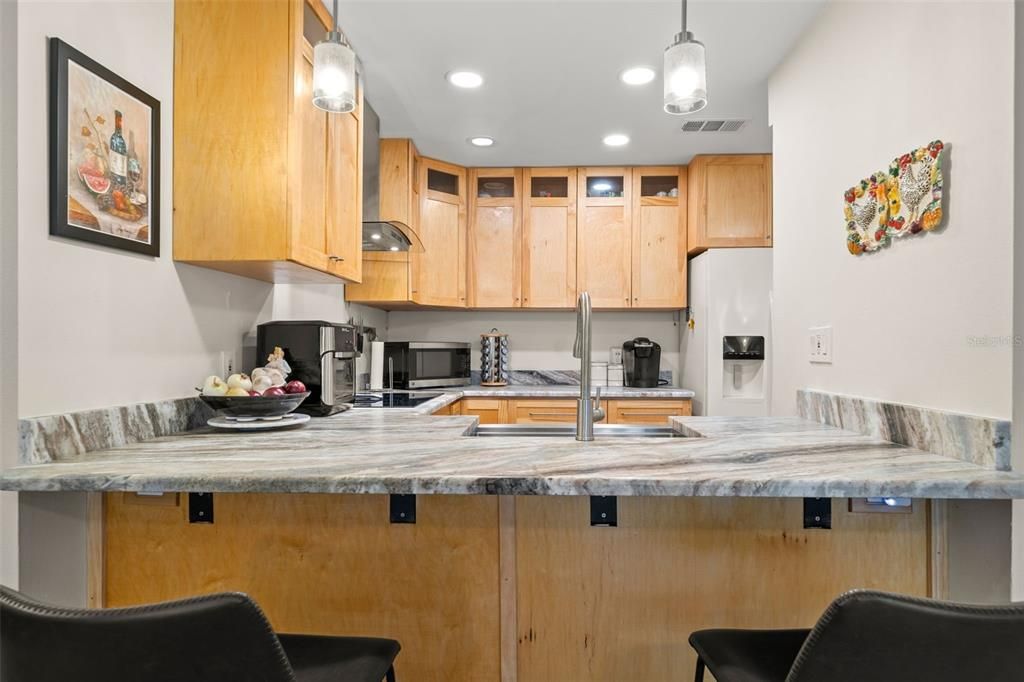 For Sale: $249,900 (2 beds, 2 baths, 1020 Square Feet)