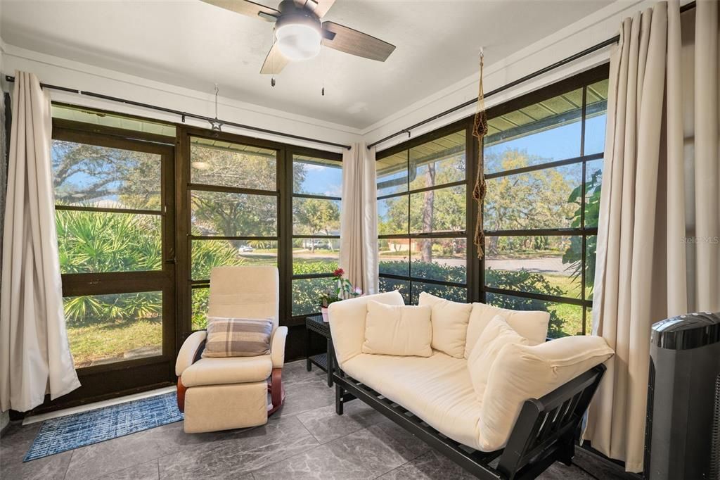 For Sale: $249,900 (2 beds, 2 baths, 1020 Square Feet)