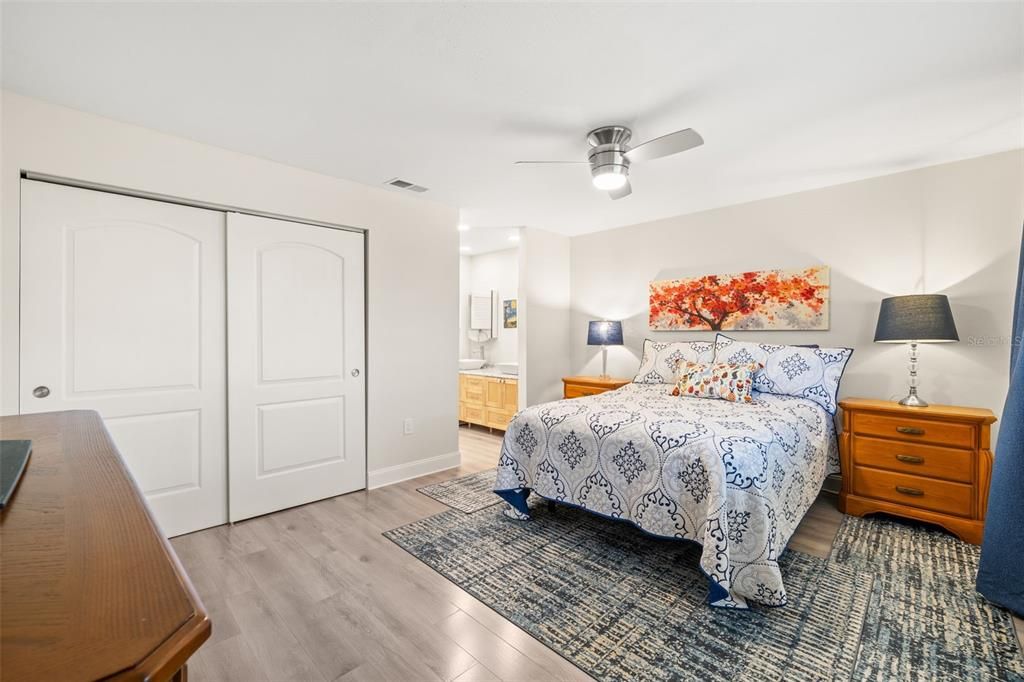 For Sale: $249,900 (2 beds, 2 baths, 1020 Square Feet)