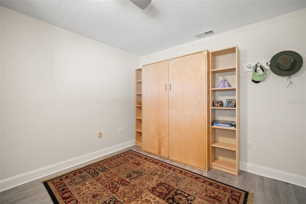 For Sale: $249,900 (2 beds, 2 baths, 1020 Square Feet)