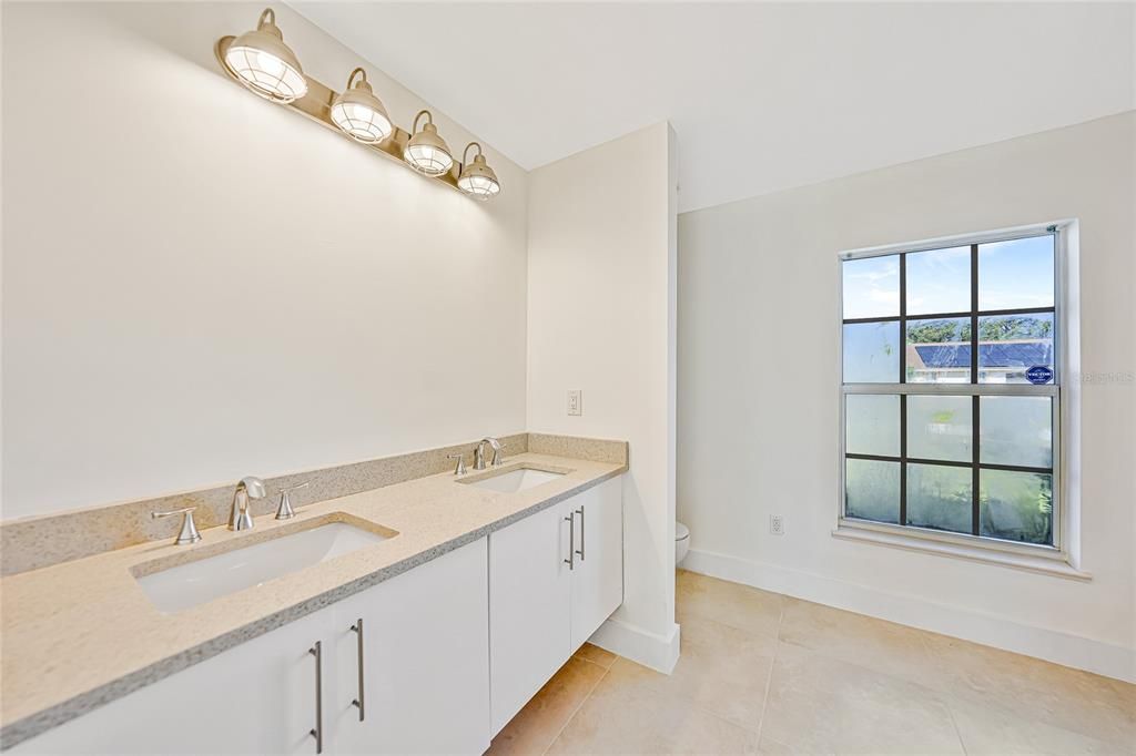 待售: $329,900 (3 贝兹, 2 浴室, 1524 平方英尺)