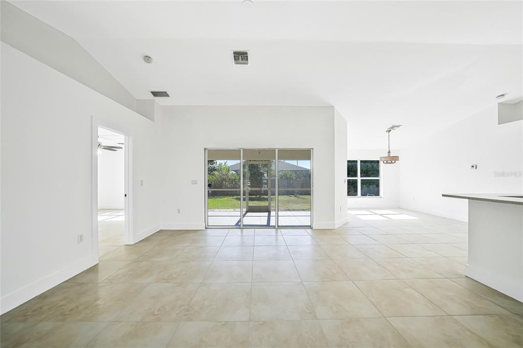 待售: $329,900 (3 贝兹, 2 浴室, 1524 平方英尺)