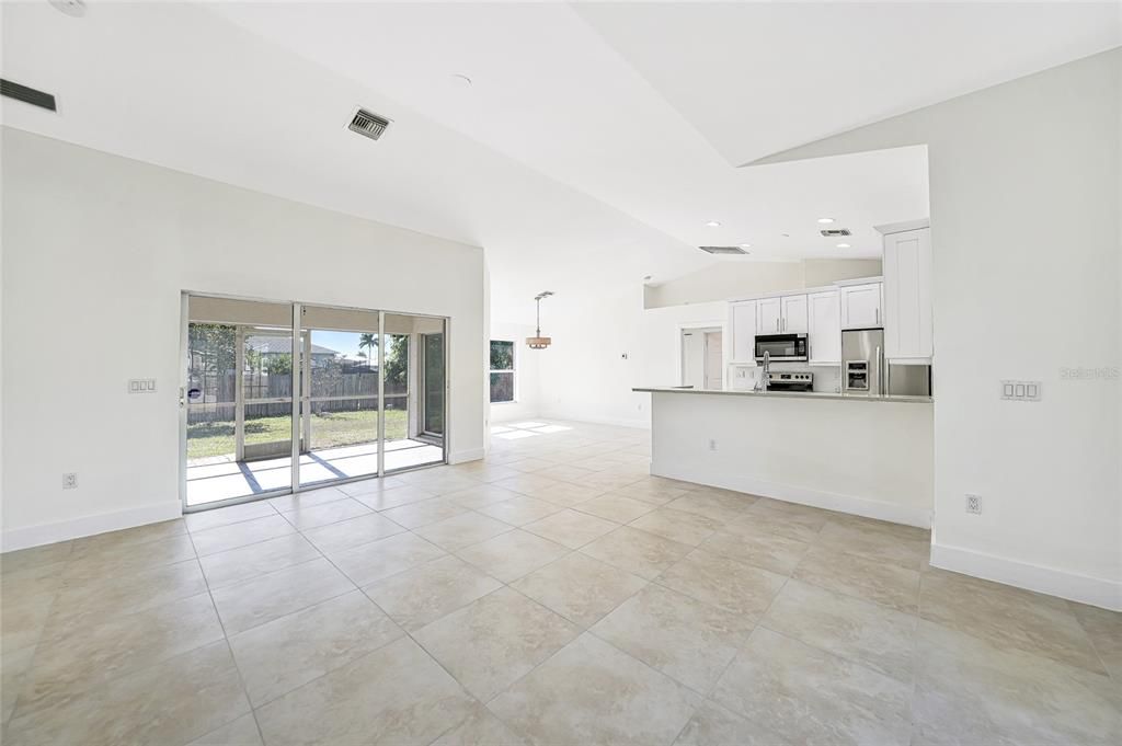 待售: $329,900 (3 贝兹, 2 浴室, 1524 平方英尺)