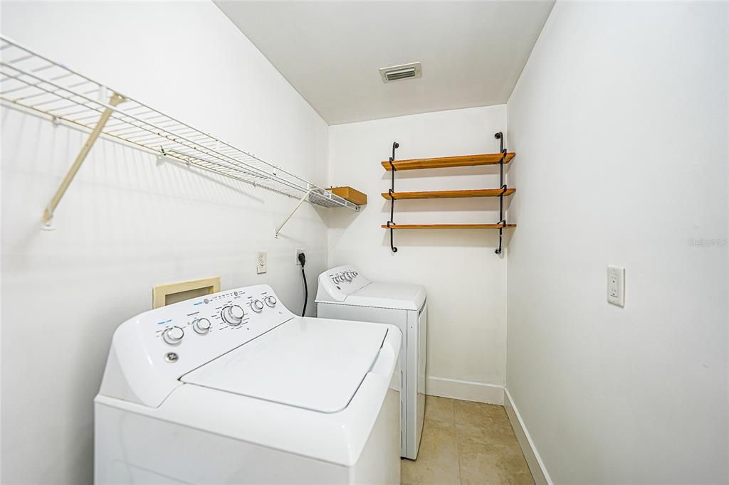 待售: $329,900 (3 贝兹, 2 浴室, 1524 平方英尺)