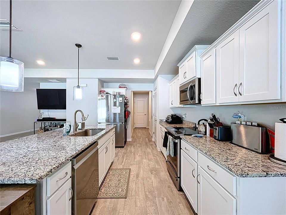 For Sale: $379,000 (3 beds, 2 baths, 1850 Square Feet)