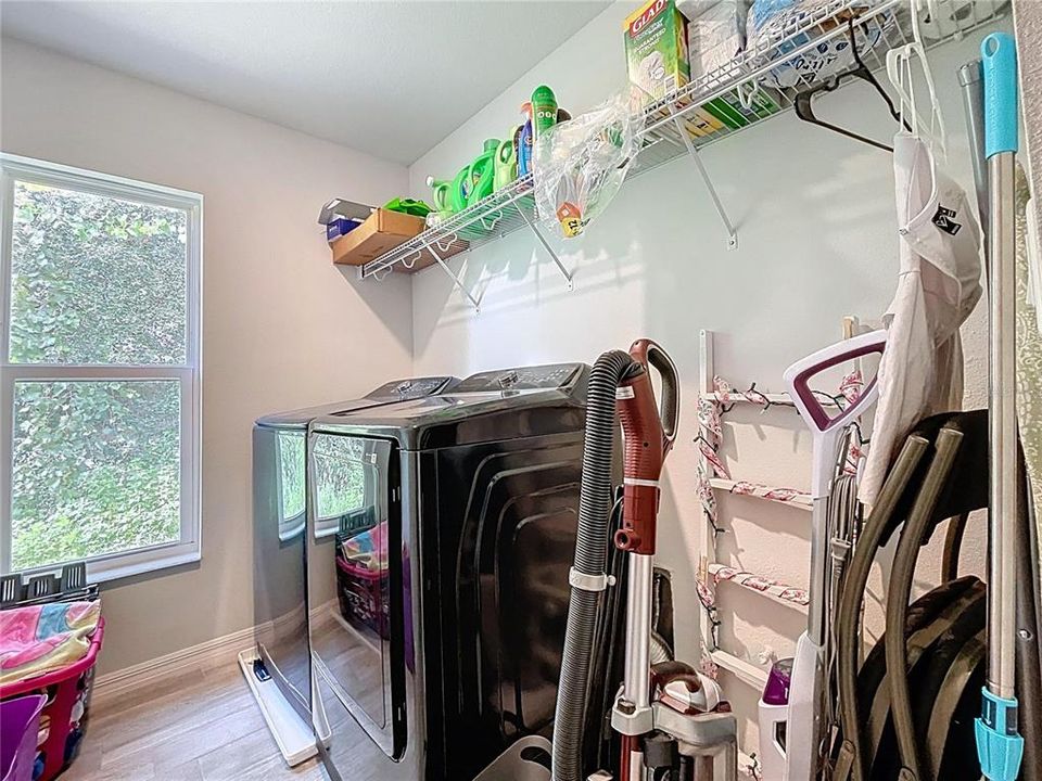 For Sale: $379,000 (3 beds, 2 baths, 1850 Square Feet)