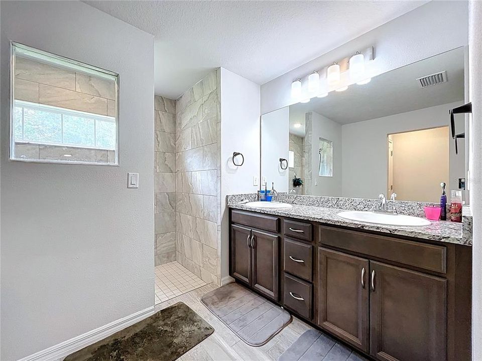 For Sale: $379,000 (3 beds, 2 baths, 1850 Square Feet)