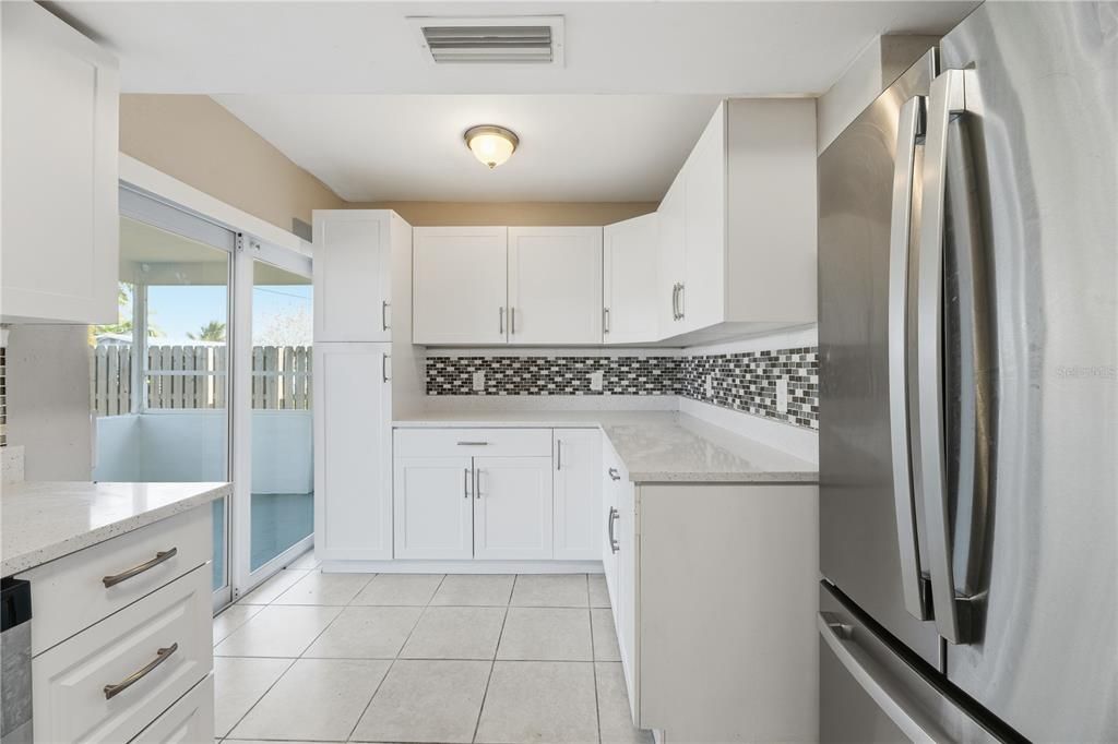 На продажу: $449,900 (3 спален, 2 ванн, 1360 Квадратных фут)