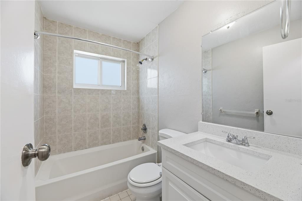 На продажу: $449,900 (3 спален, 2 ванн, 1360 Квадратных фут)