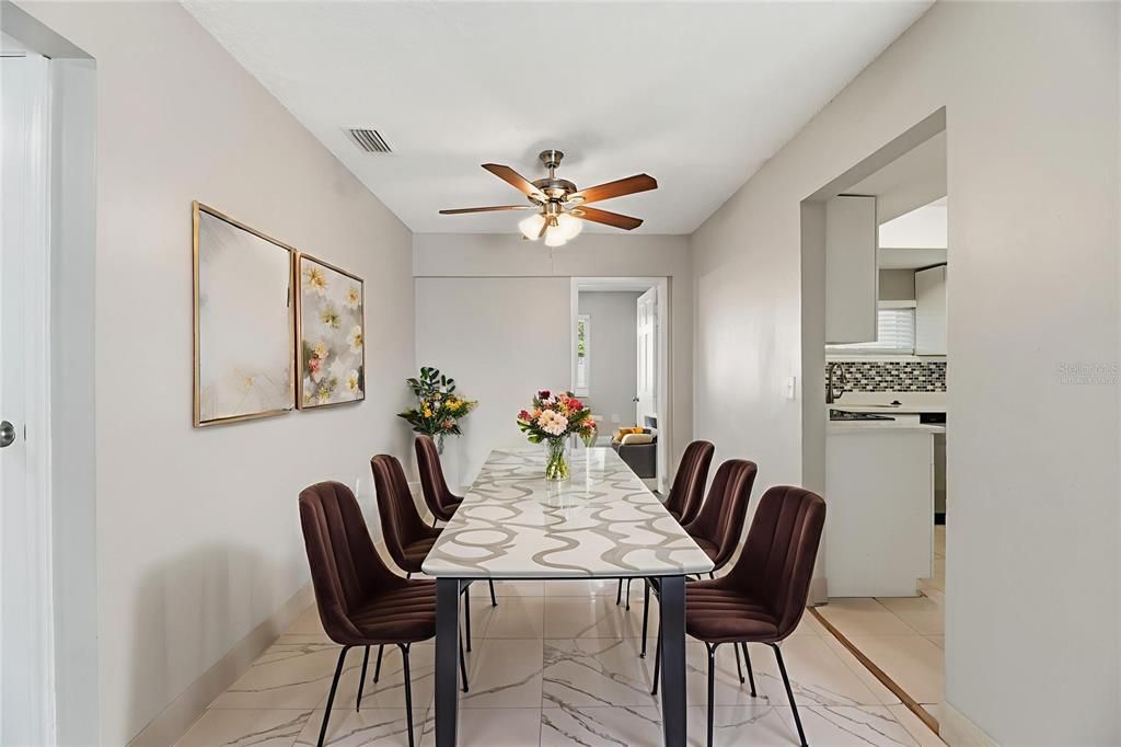 На продажу: $449,900 (3 спален, 2 ванн, 1360 Квадратных фут)