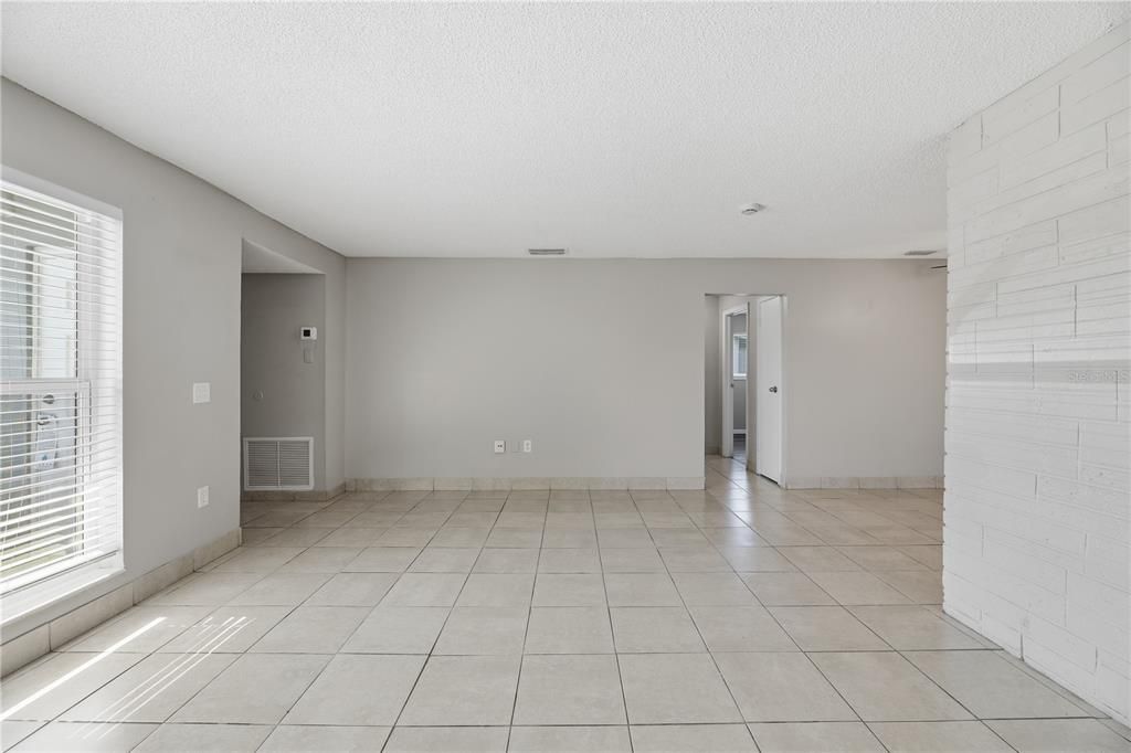 На продажу: $449,900 (3 спален, 2 ванн, 1360 Квадратных фут)