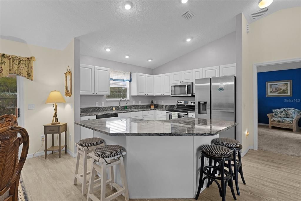 待售: $347,000 (3 贝兹, 2 浴室, 1392 平方英尺)