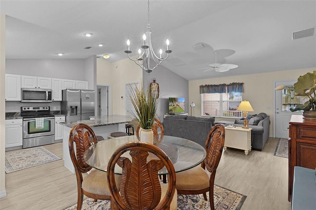 待售: $347,000 (3 贝兹, 2 浴室, 1392 平方英尺)