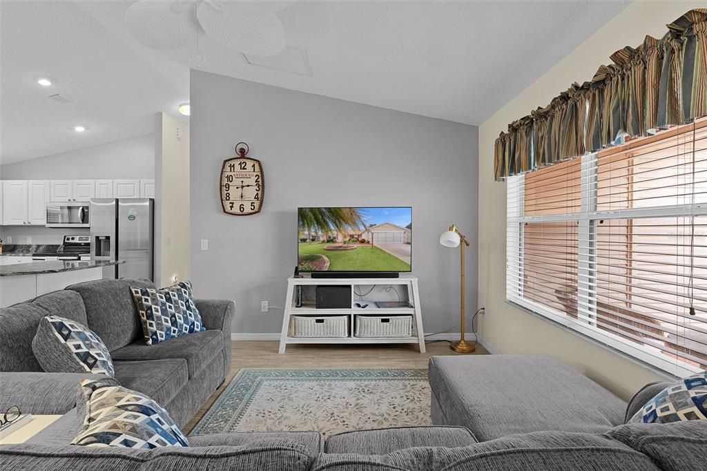 待售: $347,000 (3 贝兹, 2 浴室, 1392 平方英尺)