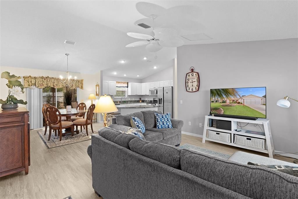 待售: $347,000 (3 贝兹, 2 浴室, 1392 平方英尺)