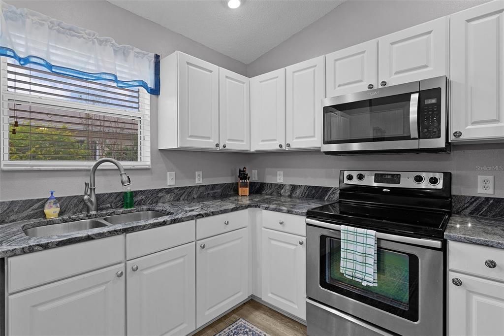 待售: $347,000 (3 贝兹, 2 浴室, 1392 平方英尺)