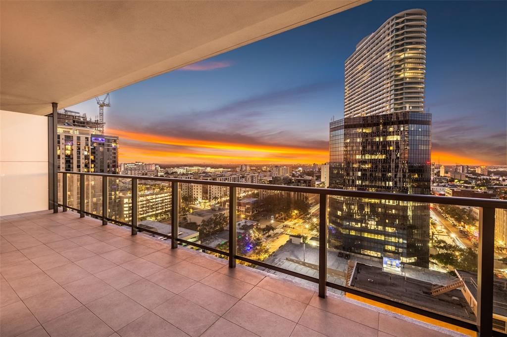 待售: $1,149,900 (2 贝兹, 2 浴室, 1339 平方英尺)