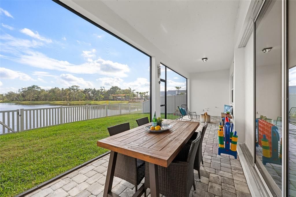 En Venta: $884,990 (4 camas, 4 baños, 4272 Pies cuadrados)