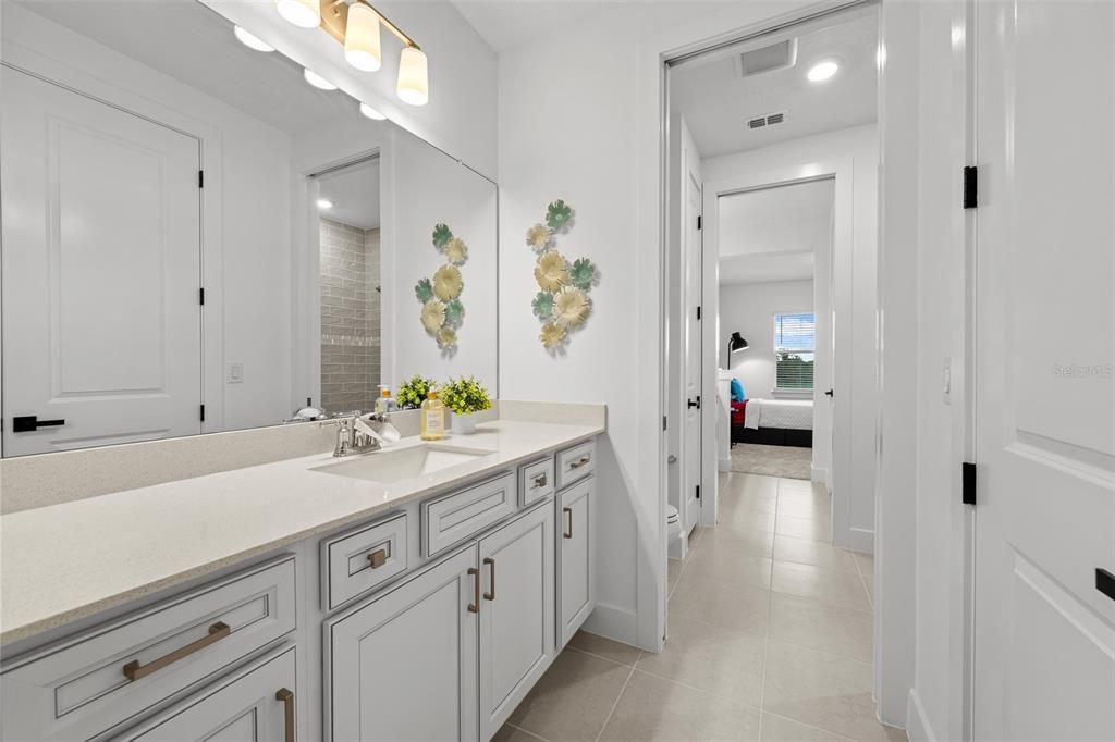 En Venta: $884,990 (4 camas, 4 baños, 4272 Pies cuadrados)