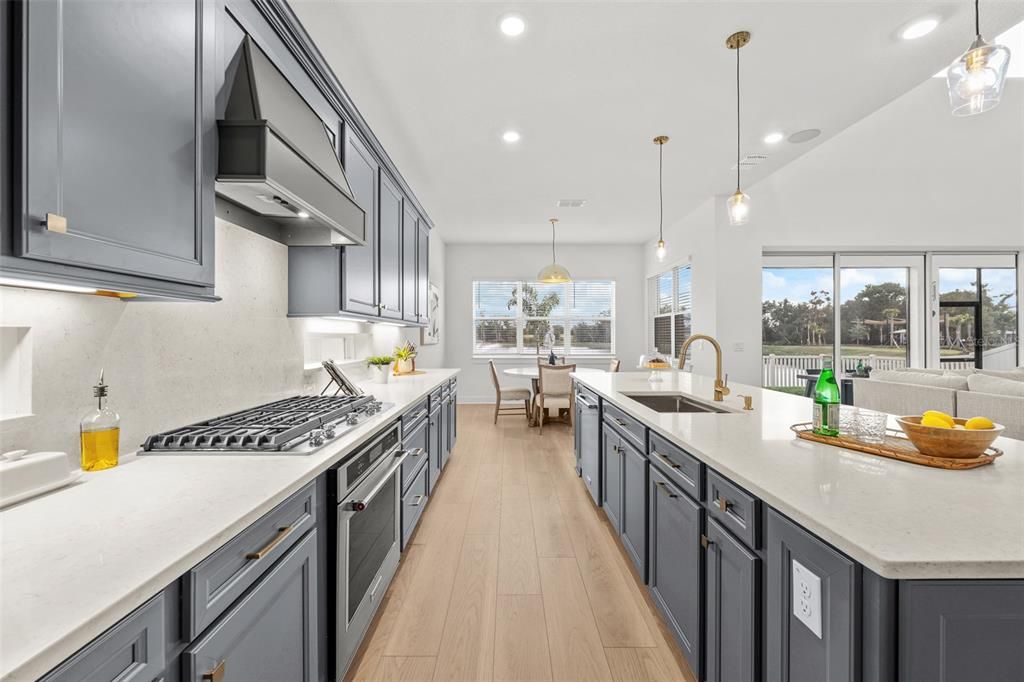 En Venta: $884,990 (4 camas, 4 baños, 4272 Pies cuadrados)