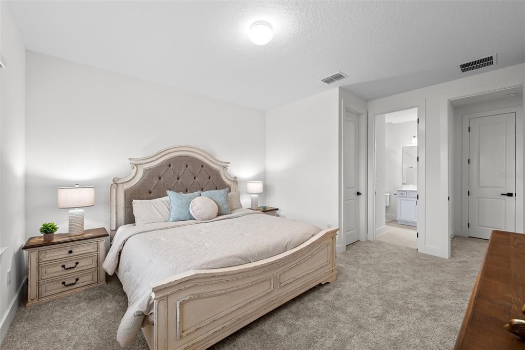 En Venta: $884,990 (4 camas, 4 baños, 4272 Pies cuadrados)