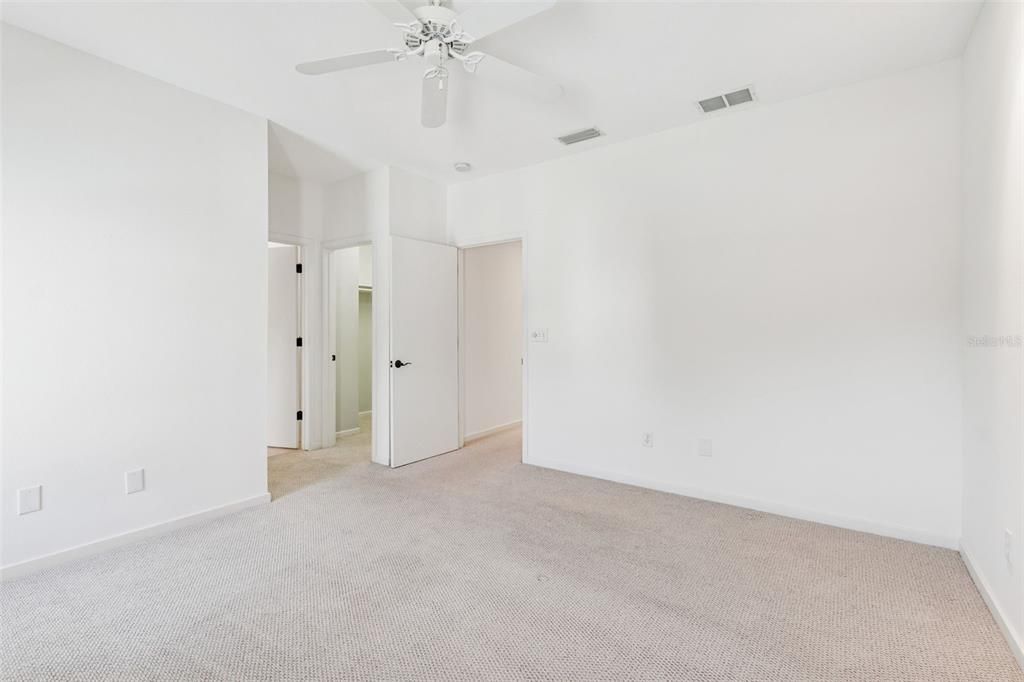 En Venta: $965,000 (3 camas, 3 baños, 1667 Pies cuadrados)