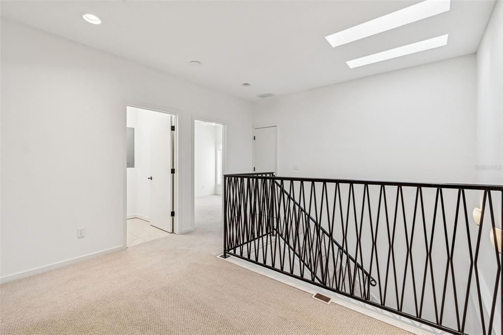 En Venta: $965,000 (3 camas, 3 baños, 1667 Pies cuadrados)